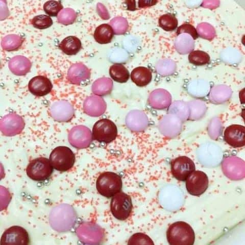 White chocolate fudge is an easy old fashioned recipe. The white chocolate fudge is made with marshmallow cream and makes a great gift for any holiday.