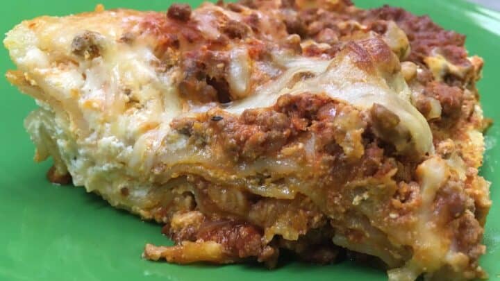 If you're looking for a delicious meal that will feed and fill up your family, try this cheap hearty beef homemade beef lasagna.