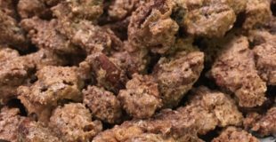 Easy and Quick Cinnamon Candied Pecans are a delicious treat for the Christmas Holiday. I love to set them on the counter for snacks during a party, or as gifts for friends, teachers, and neighbors.