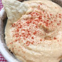 Hummus recipes are easy to make, and are versatile. Garbanzo beans (chickpeas) make up most of the recipe.