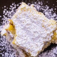 Dessert bars with powdered sugar