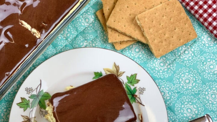 No-Bake Chocolate Eclair Cake