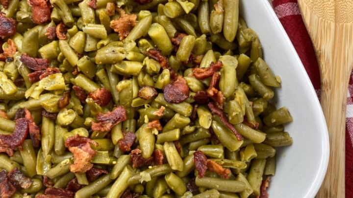 Green beans and bacon in a dish