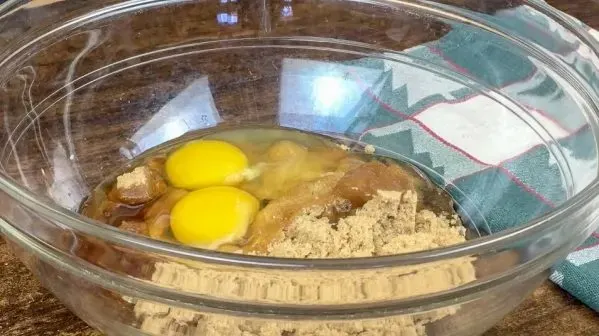 Picture of eggs and brown sugar.