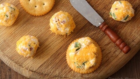 Image for Mini Jalapeno Popper Cheese Ball Bites