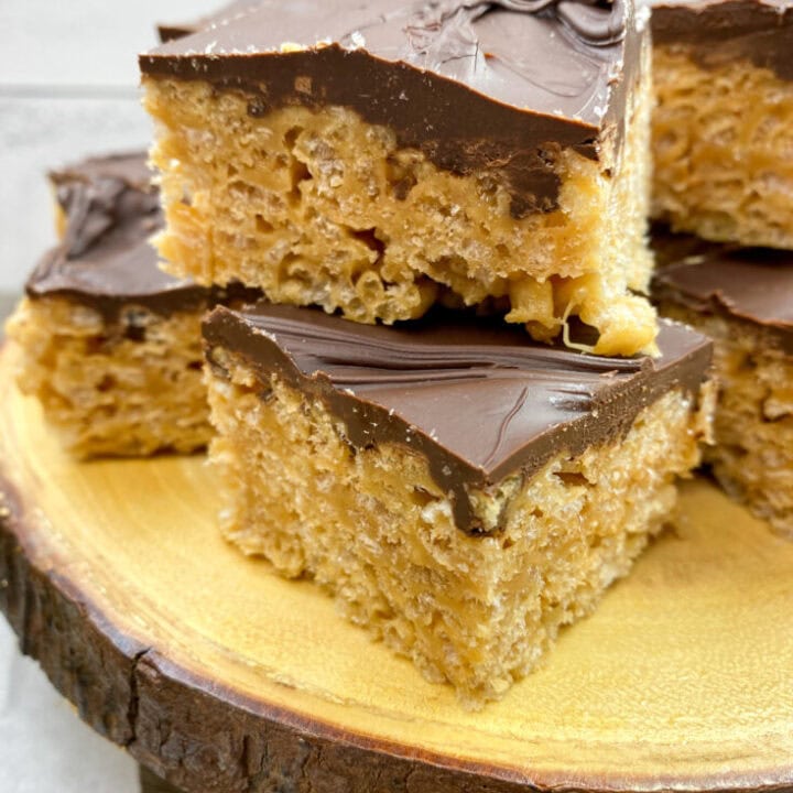 Rice Krispie treats with chocolate topping