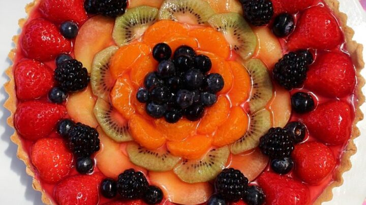 Image for French Fruit Tart With Pastry Cream | Lovefoodies