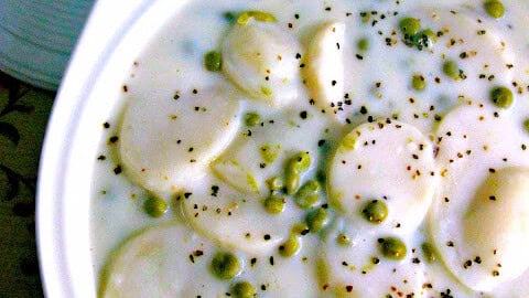 Image for Old Fashioned New Potatoes and Peas in a White Sauce {Granny's Recipe}