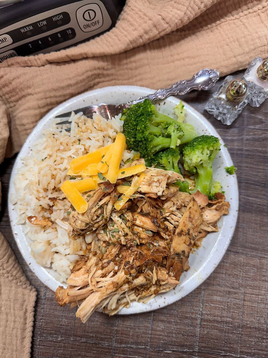 5-Ingredient Slow Cooker Balsamic Chicken - Back To My Southern Roots